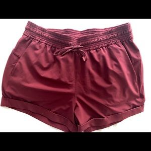 Lululemon Spring break away shorts